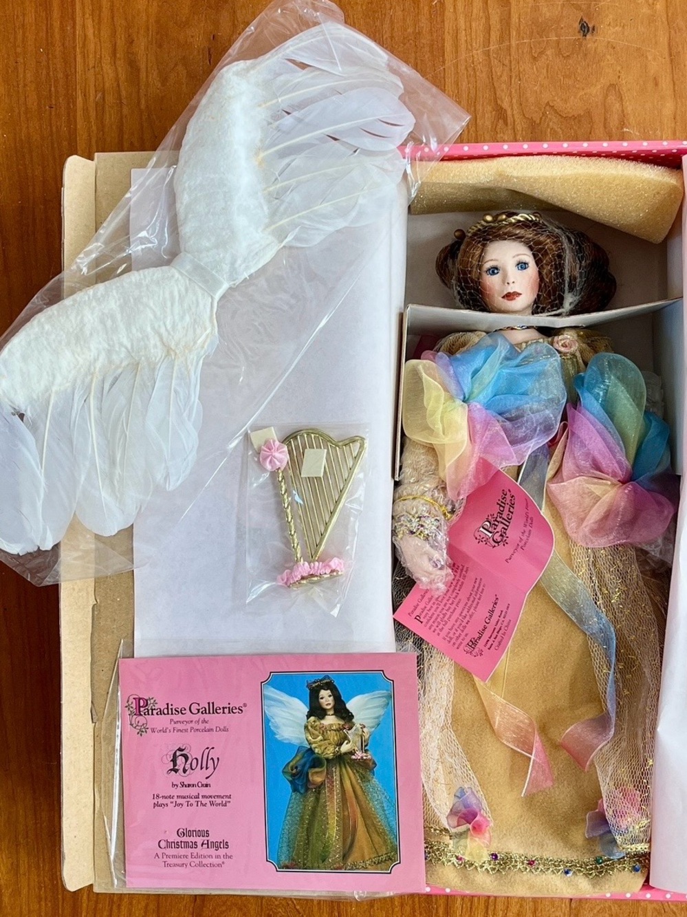 NWT Paradise Galleries Treasury Collection VTG 90's Holly Musical Porcelain Doll